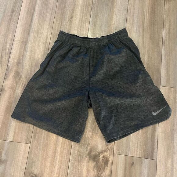 Nike Dark Grey Athletic Workout Shorts Men Large‎ Bin H-35 - Picture 1 of 6